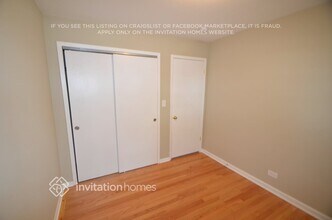 445 N Douglas Ave in Villa Park, IL - Foto de edificio - Building Photo