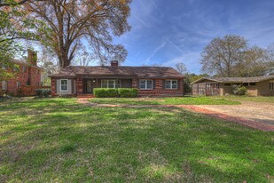 3510 Bankhead Ave in Montgomery, AL - Building Photo