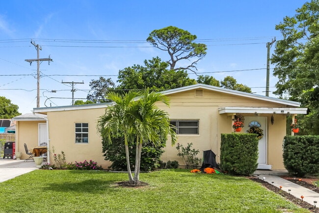 property at 1010 S 14th St