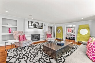 22 Chadwick Rd in Weston, MA - Building Photo - Building Photo