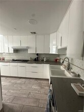 12222 Wilshire Blvd in Los Angeles, CA - Building Photo - Building Photo