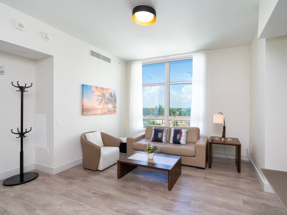 209 N Ocean Dr in Hollywood, FL - Building Photo