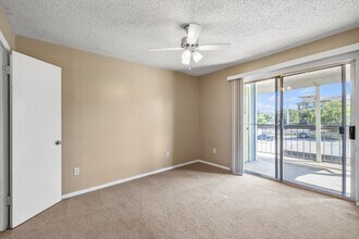 The Summit Apartments in San Marcos, TX - Foto de edificio - Interior Photo