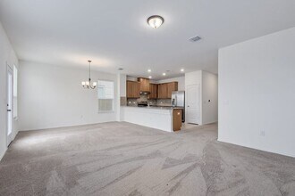 8200 Knoxville Trl in Austin, TX - Building Photo - Building Photo