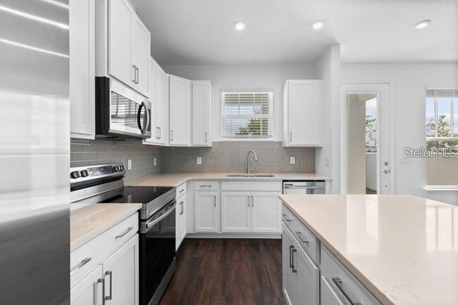 6967 Nemours Pkwy in Orlando, FL - Building Photo - Building Photo