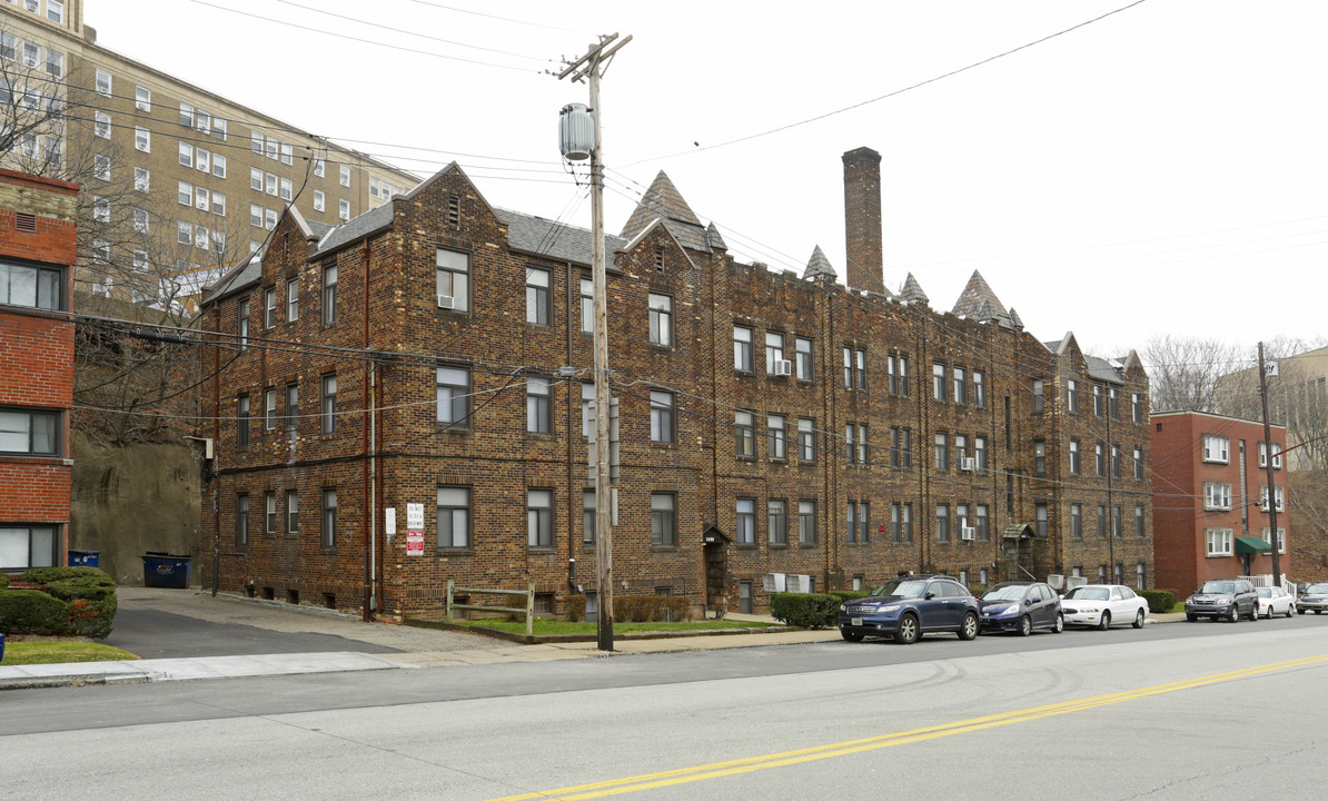 Jefferson Apartments in Pittsburgh, PA - Building Photo