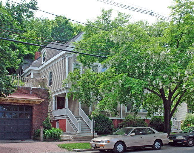 484 Cumberland Ave in Portland, ME - Building Photo - Building Photo