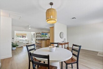 10281 NW 32nd St in Sunrise, FL - Building Photo - Building Photo