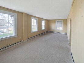 35 Terrace Dr in Vernon, CT - Building Photo