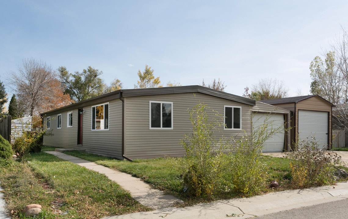 1107 Glen Dale Ct in Dacono, CO - Building Photo