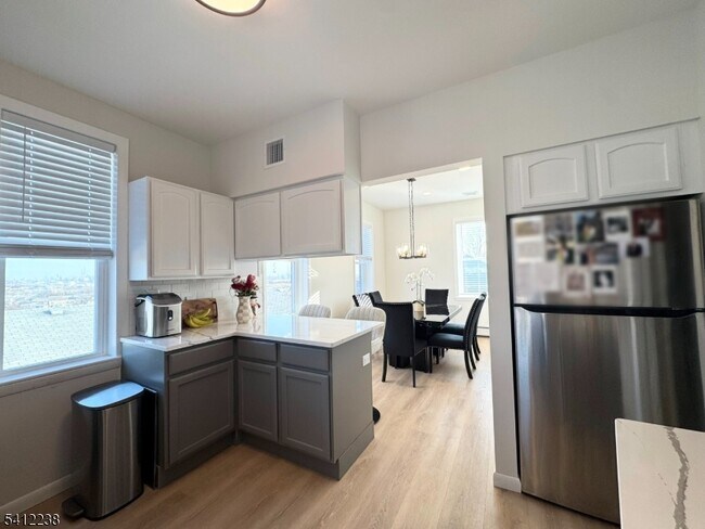 335 Hackensack St in Carlstadt, NJ - Building Photo - Building Photo