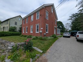 154 Beach St, Unit #1 in Saco, ME - Building Photo