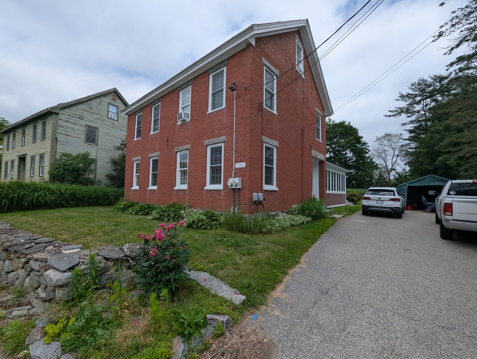 154 Beach St, Unit #1 in Saco, ME - Building Photo