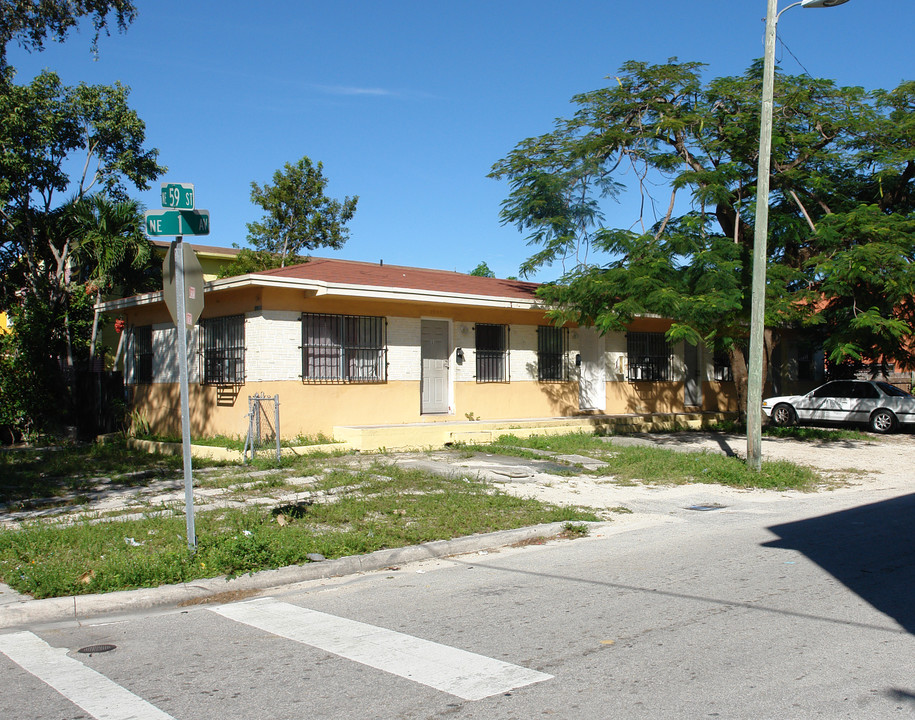 5900 NE 1st Ave in Miami, FL - Building Photo