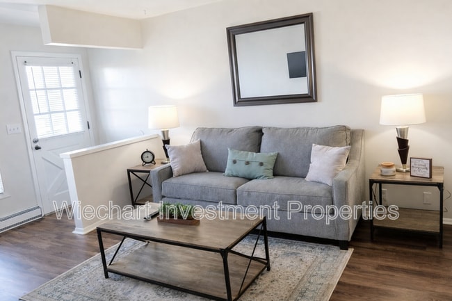 property at 2586 E Bluelick Rd