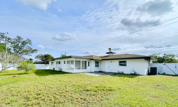 2849 Webber St in Sarasota, FL - Foto de edificio - Building Photo