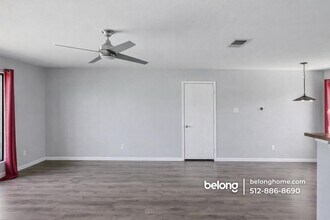 5701 Claystone Cove in Austin, TX - Foto de edificio - Building Photo