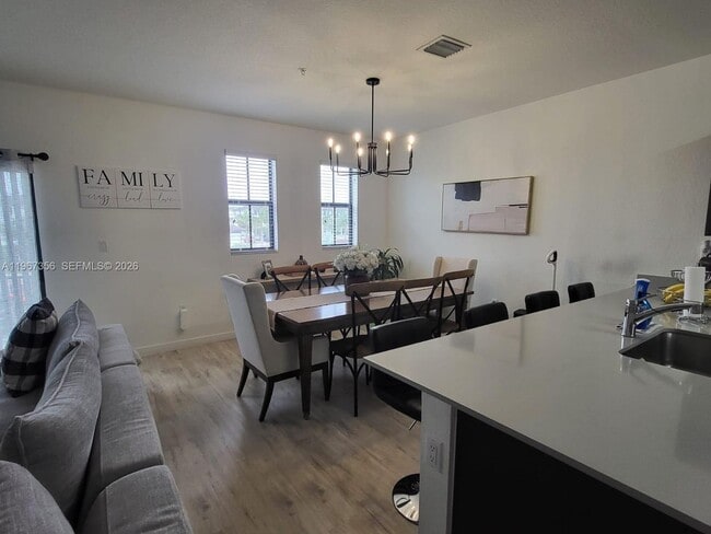 15520 SW 136th St in Miami, FL - Building Photo - Building Photo