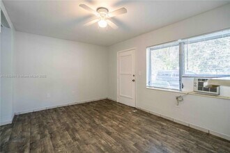 260 Navarre Ave in Coral Gables, FL - Building Photo - Building Photo