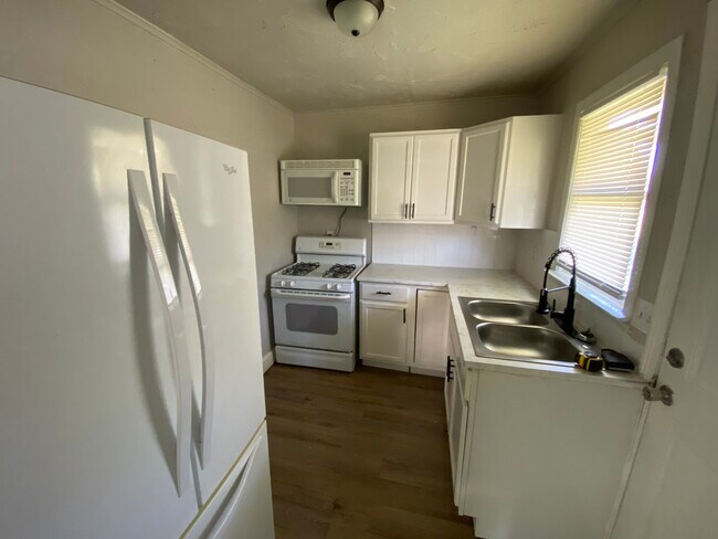 611 W Cherry St in Okemah, OK - Building Photo - Building Photo