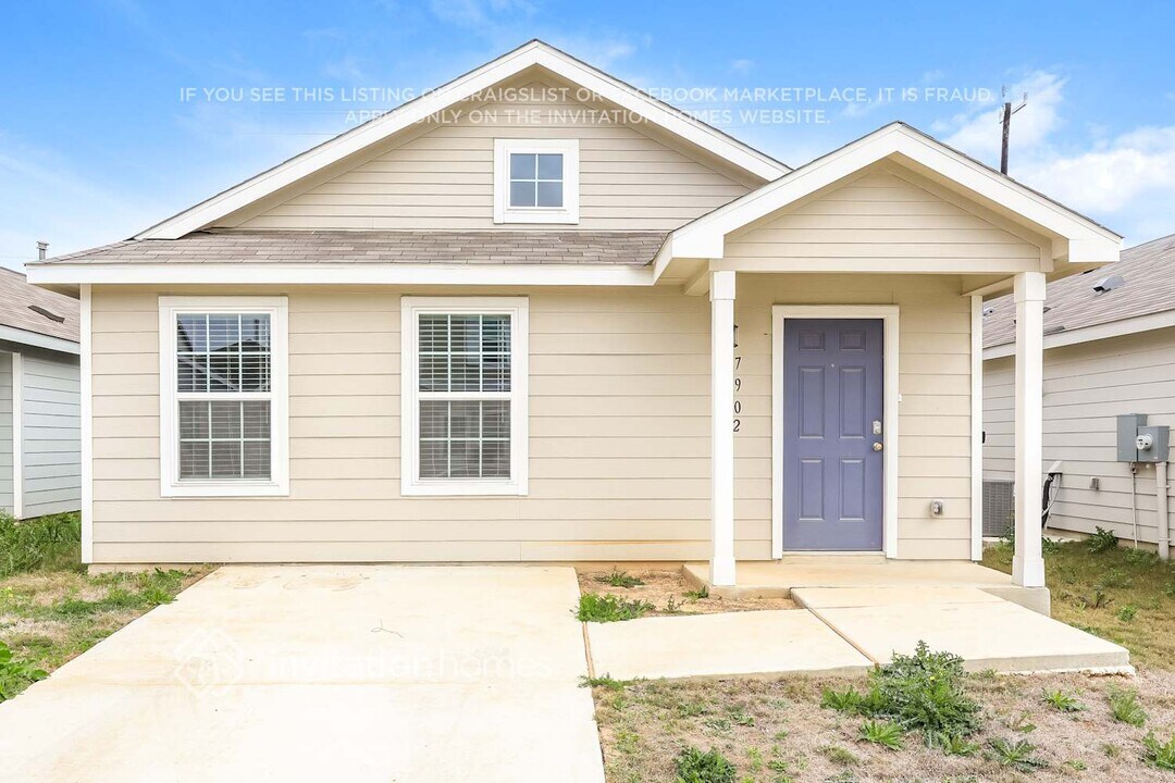 7902 Serro Medina in San Antonio, TX - Building Photo
