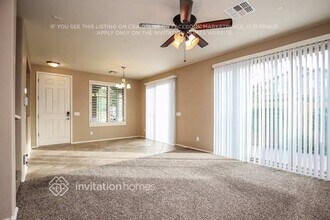 9238 W Meadow Dr in Peoria, AZ - Building Photo - Building Photo