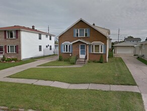 28 Poinciana Pkwy in Cheektowaga, NY - Foto de edificio - Building Photo