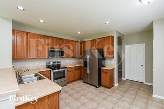 3180 Wandering Oaks Dr in Orange Park, FL - Foto de edificio - Building Photo