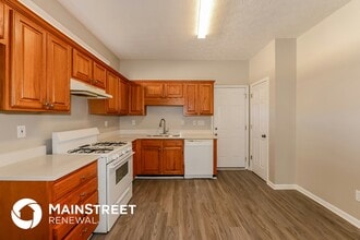 1255 Lafayette Square in Mcdonough, GA - Building Photo - Building Photo