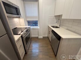 19 Queensberry St in Boston, MA - Building Photo