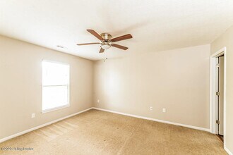 9625 Combs Ln in Louisville, KY - Building Photo - Building Photo