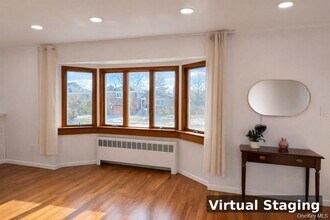 35 Hicks Ave in Syosset, NY - Building Photo - Building Photo