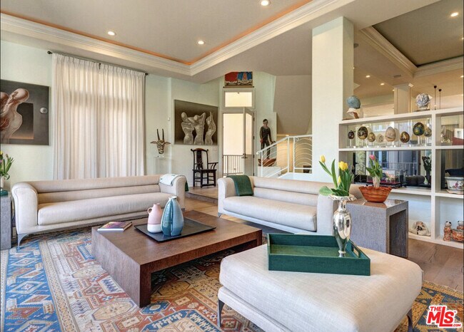 129 Channel Pointe Mall in Los Angeles, CA - Building Photo - Building Photo