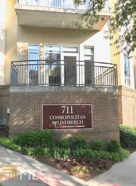 711 Cosmopolitan Dr NE in Atlanta, GA - Foto de edificio