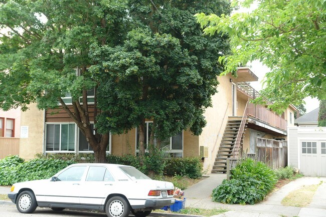 2316 Ward St in Berkeley, CA - Building Photo - Building Photo