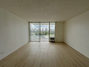 737 Olokele Ave in Honolulu, HI - Building Photo - Building Photo
