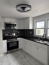 15 Lewis St, Unit 2 in Bloomfield, NJ - Foto de edificio - Building Photo