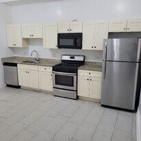 6751 S Clyde Ave in Chicago, IL - Building Photo