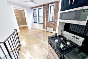 410 E 13th St, Unit 1F in New York, NY - Building Photo
