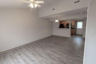 2117 N Ballenger Ln in Columbia, MO - Building Photo - Building Photo