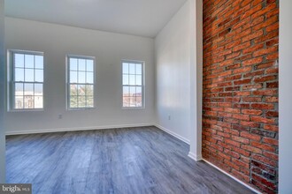 131 E North Ave in Baltimore, MD - Building Photo - Building Photo