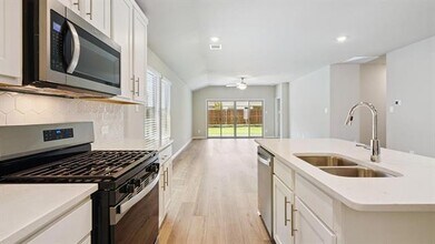 821 Sunflower Rd in Lavon, TX - Building Photo - Building Photo