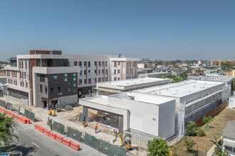 Serenade on 43rd St in San Diego, CA - Building Photo - Building Photo