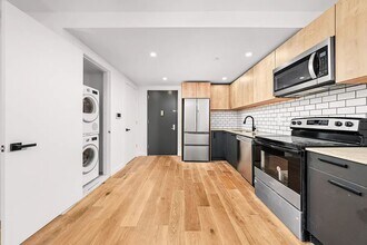 336 E 112th St, Unit 340 in New York, NY - Building Photo - Building Photo
