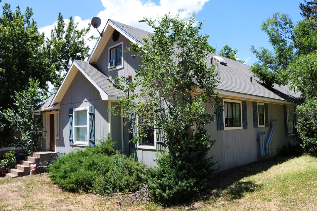 777 E 8th Ave in Durango, CO - Foto de edificio