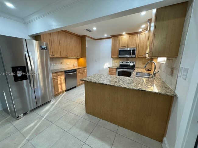 842 SW 89th Ave in Miami, FL - Building Photo - Building Photo