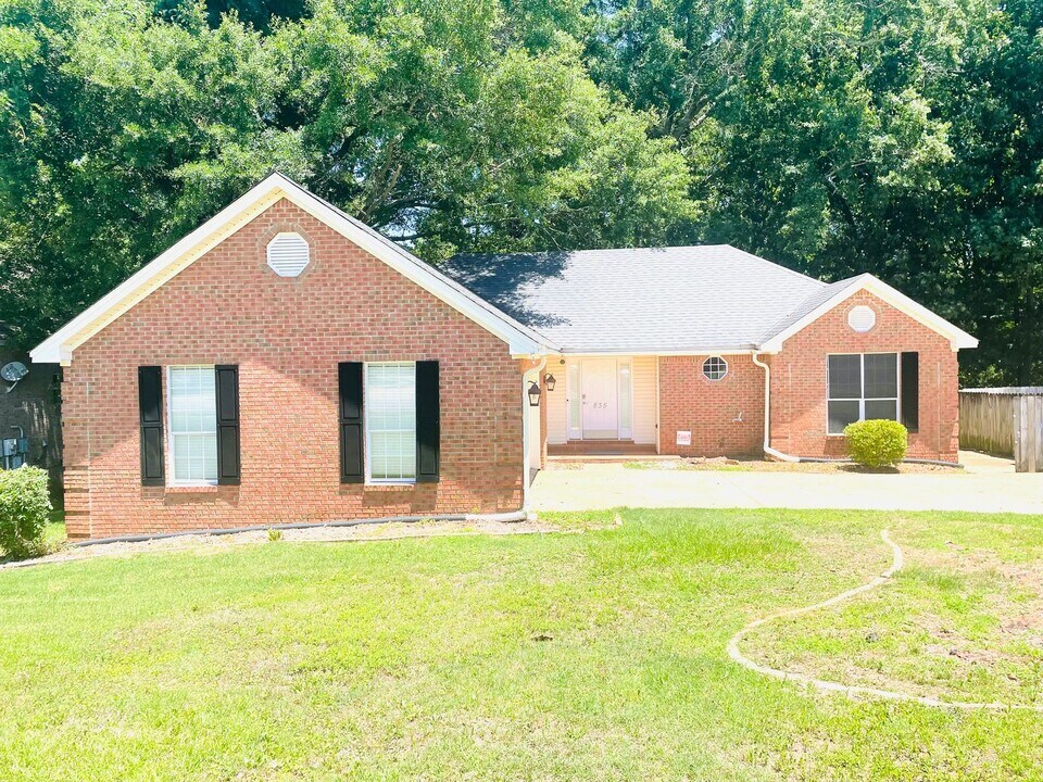 835 Heather Dr in Prattville, AL - Building Photo