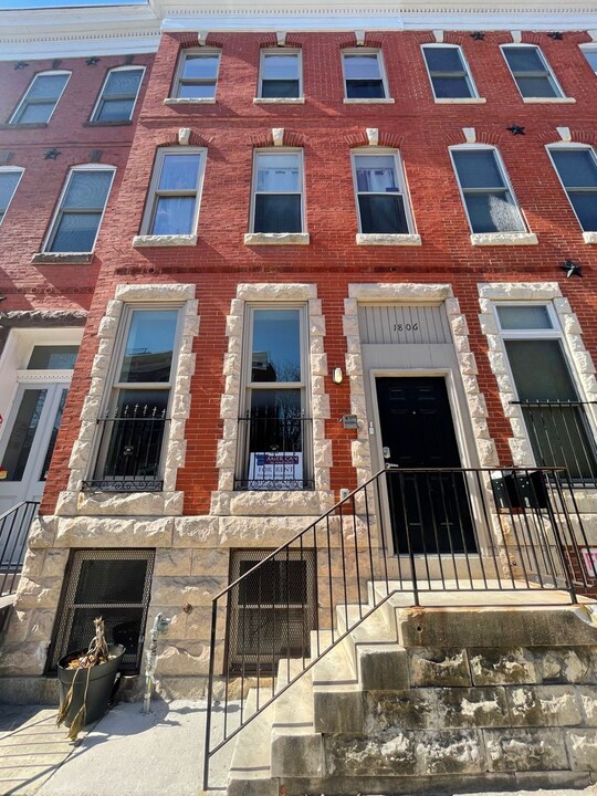 1806 N Calvert St in Baltimore, MD - Building Photo