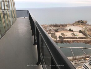70 Annie Craig Dr in Toronto, ON - Building Photo - Building Photo