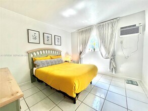 6310 SW 79th St in South Miami, FL - Building Photo - Building Photo